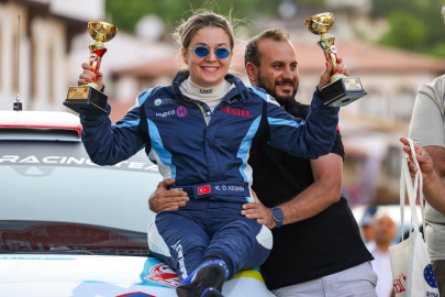 Bedensel Engelli kadın ralliciden çifte podyum