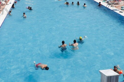 Kütahya Belediyesi'nden Öğrencilere Karne Hediyesi