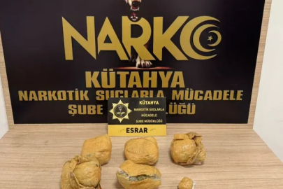 Kütahya'da 23 Yaşındaki Genç Üzerinde 1 Kilo Esrarla Yakalandı