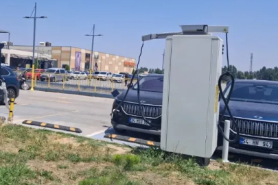 Kütahya’da Elektrikli Araç Kullanıcıları Zor Durumda: Şehirde Şarj İstasyonu Sayısı Yetersiz,