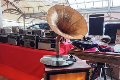 Kütahya’da Nostalji Patlaması! Antika Pazarı Görülmeye Değerdi