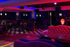 SON DAKİKA!!! Alkollü Mekan Önünde Dehşet! Kütahya’da Bıçaklar Konuştu: 1 Yaralı